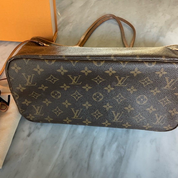 🌿authentic Louis Vuitton neverfull mm tote and pouch. Includes box - Picture 13 of 15